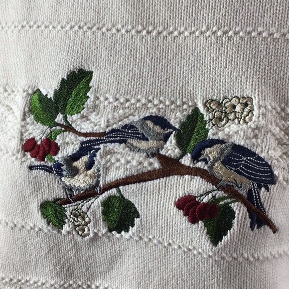 Cabela’s Women 100% Cotton Sweater, Birds, Berries, Winter S - Picture 3 of 9